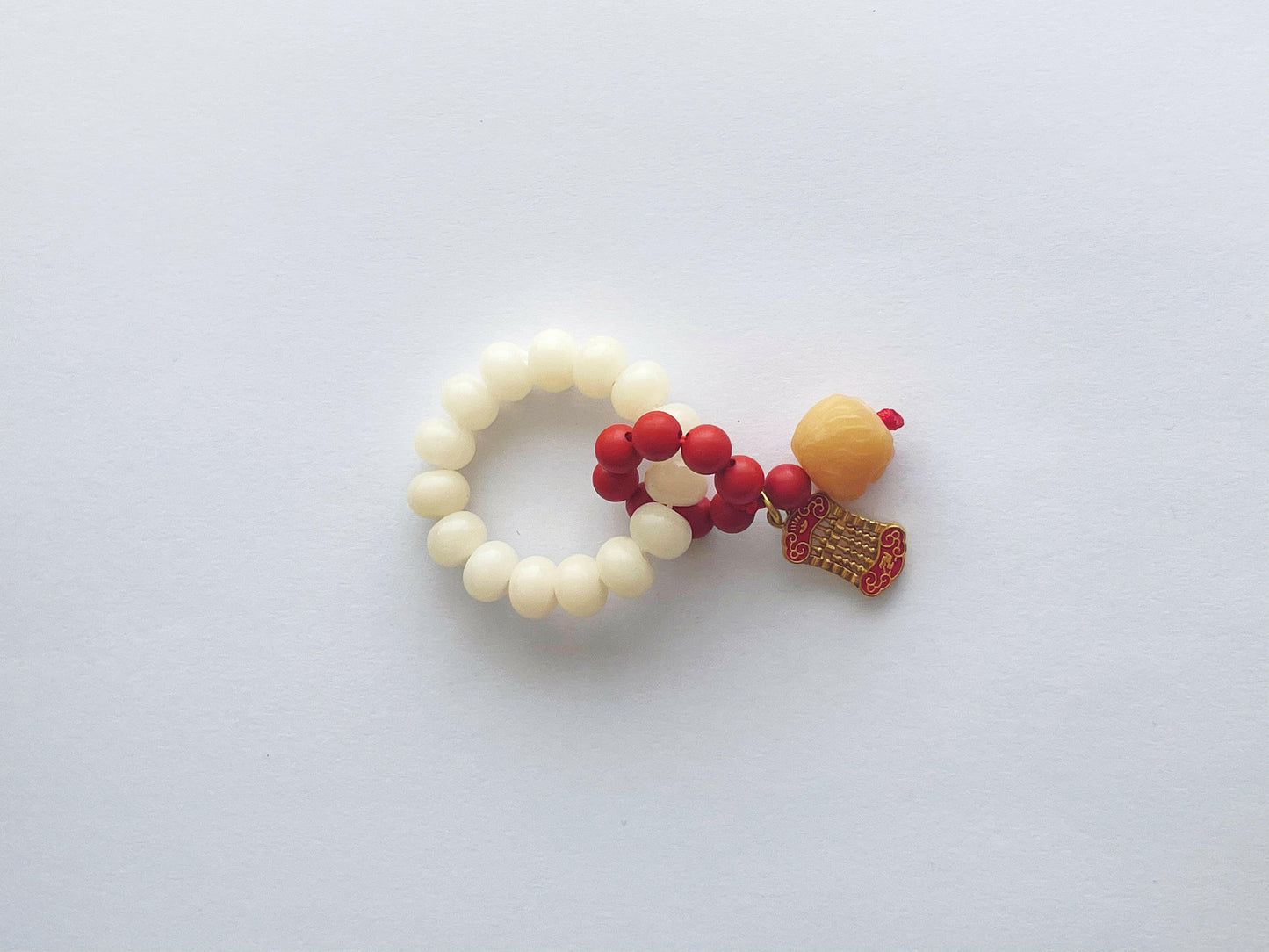 FOCUS RELAX Natural Bodhi Seed Finger Beads Playful Fidget (Red and White).